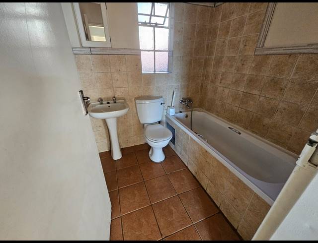 2 BEDROOM SECTIONAL TITLE FOR SALE IN RAVENSWOOD